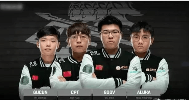 的聚光灯下 的聚光灯下